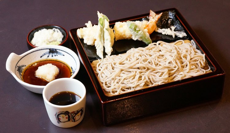 天せいろ2110円。