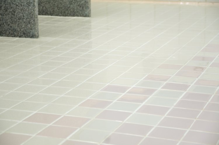 ぴかぴかのタイル。つるつるで本当に気持ちがいい。