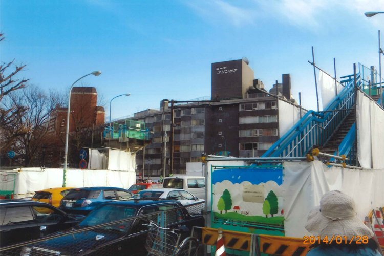 原宿駅前歩道橋01