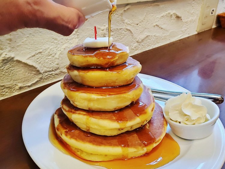 タワーのTOPに乗るバターは、贅沢にもカルピスバター。