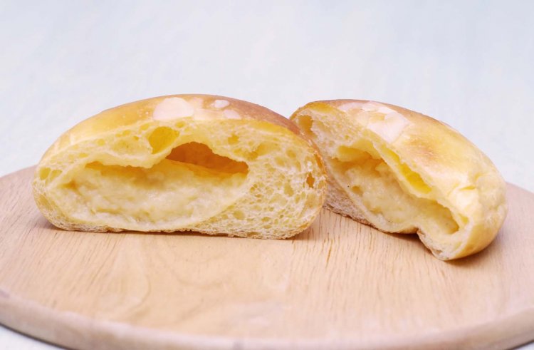 夏場は冷凍もおすすめ。カスタードクリームがまるで濃厚なバニラアイスのよう。