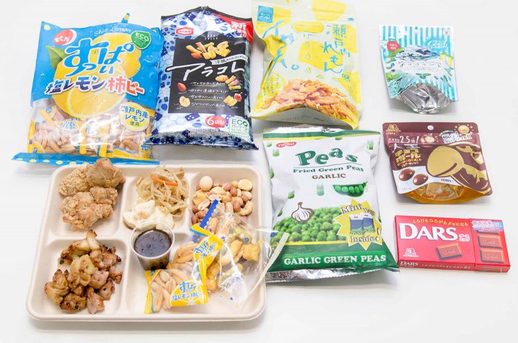 この日のつまみはからあげと焼き鳥、ポテサラ、きんぴら、乾きもの各種。その中で妙に異彩を放つのがもずく酢。ここからも、疲れの色が見える。