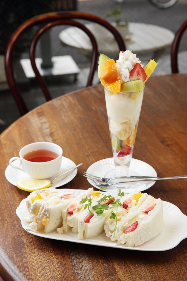 フルーツパーラー プチモンド