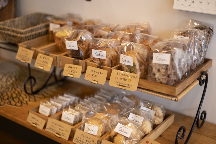 明太子やチーズなどラスクの種類も豊富でやみつきの味。