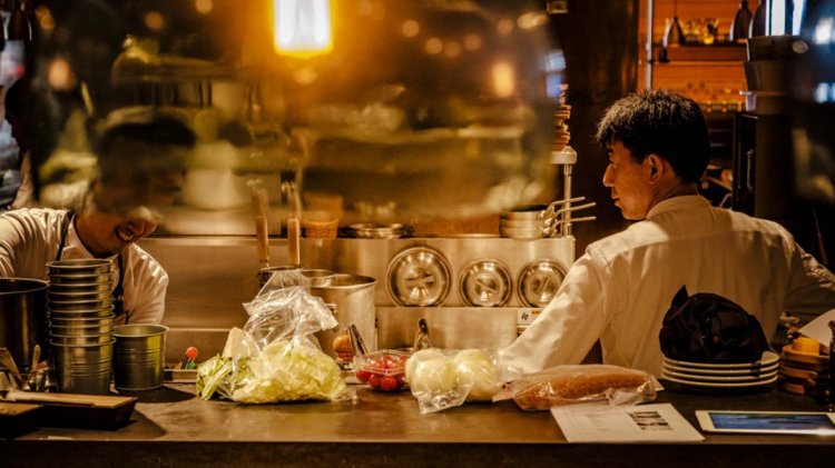 スタッフとビールの話をすれば、新しい味わいに出合えるはず。