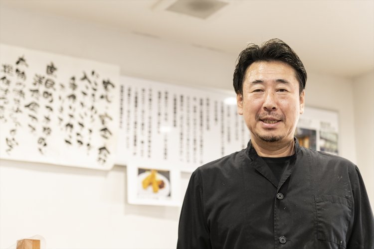 「すべてオーダーを受けてから手作りしています」と店主の佐藤晃一さん。