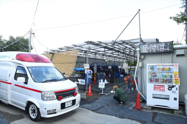 専用の救急車を持ち、患者の移送や不測の事態にも即応している。