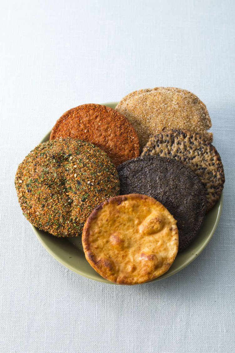 手焼き煎餅各種1枚155円～。