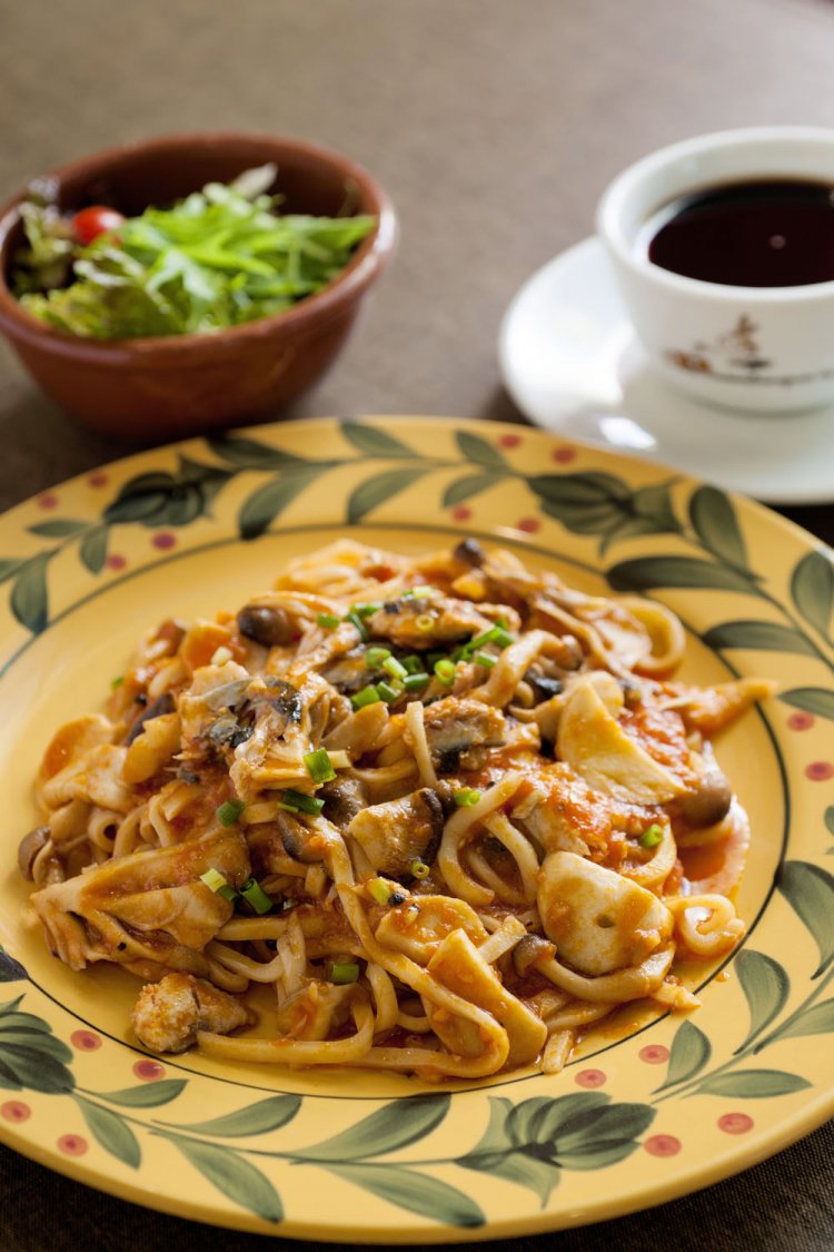 季節のパスタ1100円。ランチはパスタやリゾットなど7種。