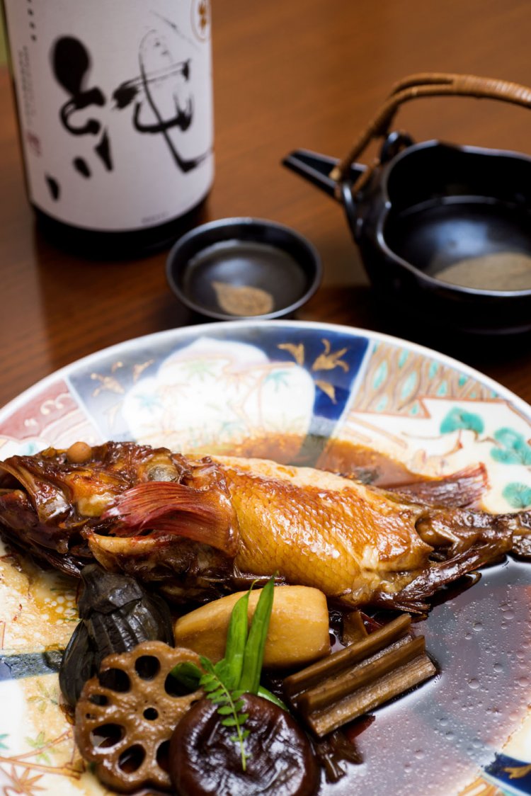 釣きんきの煮つけ(時価)。日本酒と一緒にいただきたい。