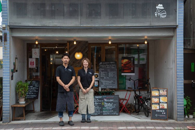 高木さんとマネージャーの古杉亜矢さん。