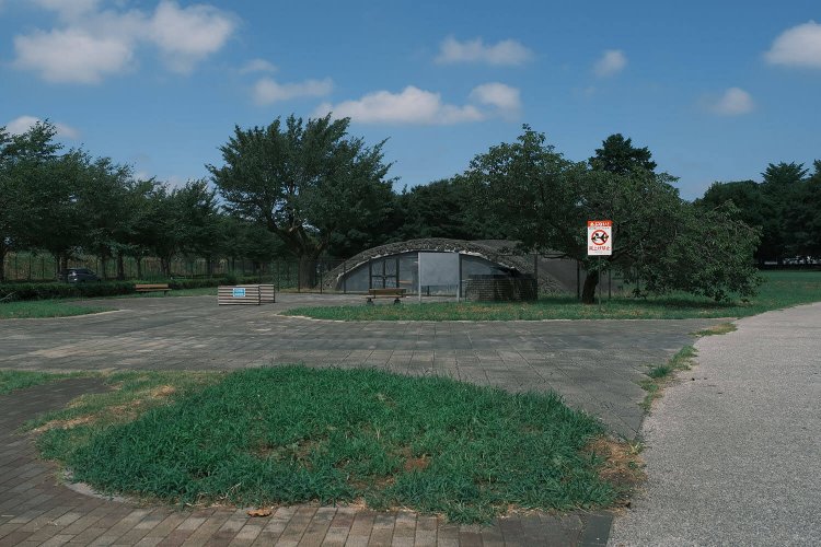 職場の隣にある「廃」　調布飛行場周辺に残る旧陸軍航空隊の掩体壕3基～廃なるものを求めて第2回～