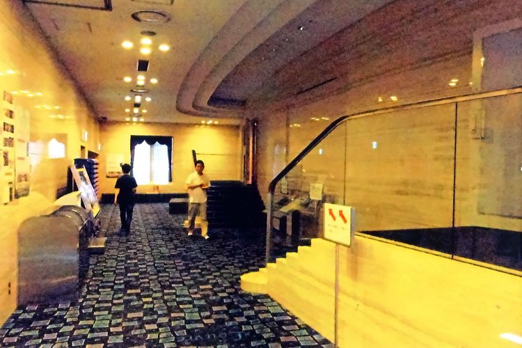 丸の内ルーブル03