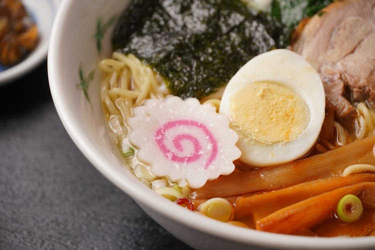 町中華だったら、なるとは外せないよね。