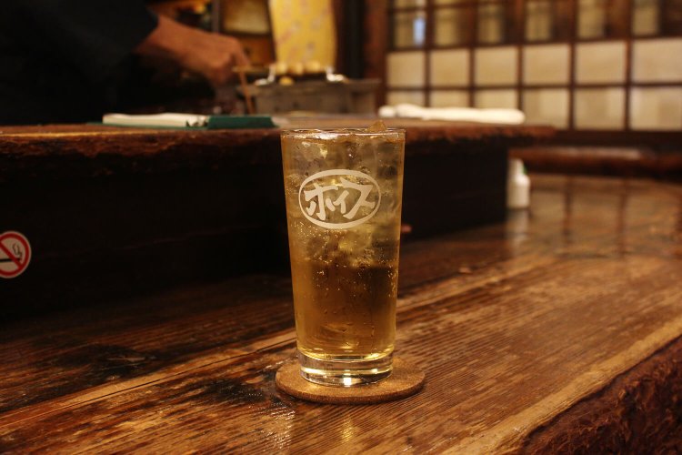 噂のホイス425円。ドライな味わいで、わずかに生姜のような辛みもある。