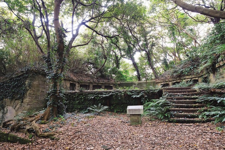 【東京発日帰り旅】神奈川県横須賀市～遺構の宝庫 三浦半島突端、観音崎から久里浜を巡る～