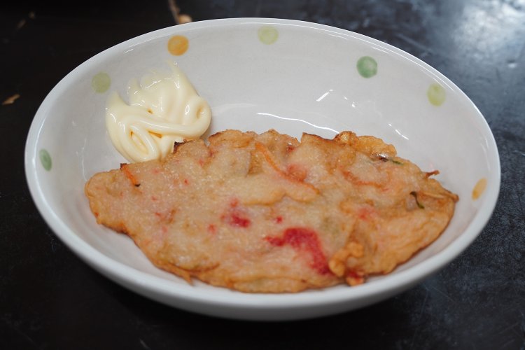 五色揚げ160円。何も付けずに、とは書いたものの、マヨネーズもとても合う。