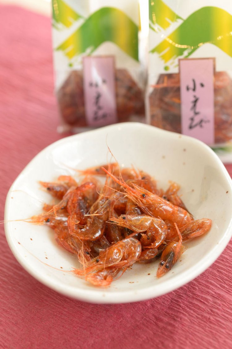 食べ切りサイズの味彩・小えび25g216円。消費期限90日。