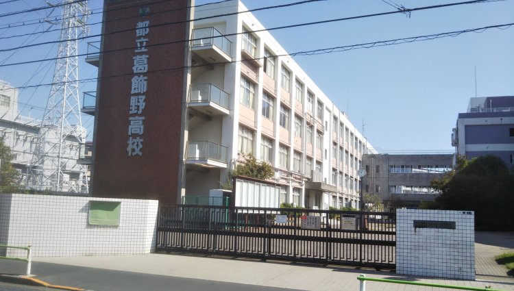 満男や泉ちゃんの通った高校としてロケに使われた都立葛飾野高校。博の学歴コンプレックスは、満男の教育方針にも大きく影響するのだ（第18作、39作ほか）。