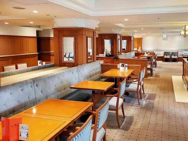 ホテルニューグランド　ザ・カフェ　内観02