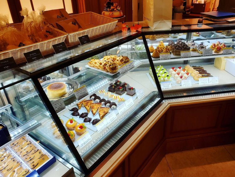 ホテルニューグランド　ザ・カフェ　内観03