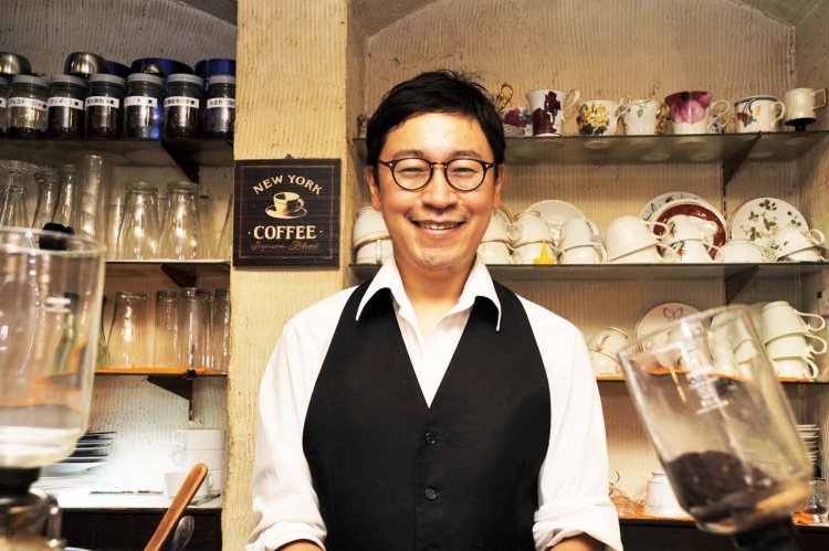 2代目店主の小野田真識さん。「父の作った店を大切に守っていきたい」と話す。