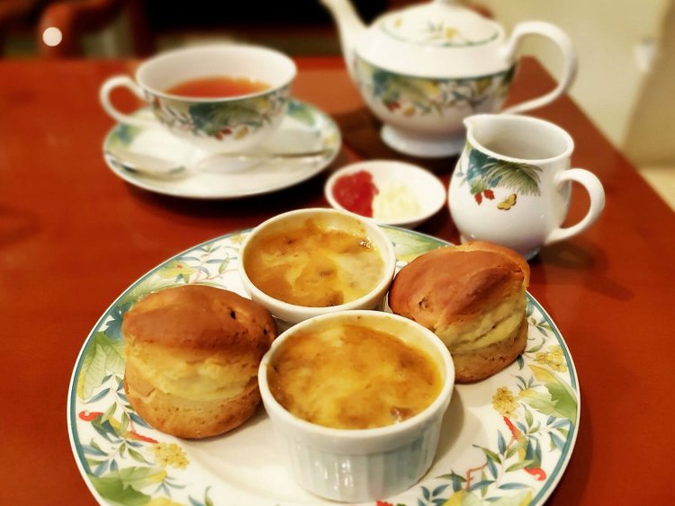 崎陽軒　アボリータム　アフタヌーンティーセット　ハッシュドビーフのライスグラタン　スコーン