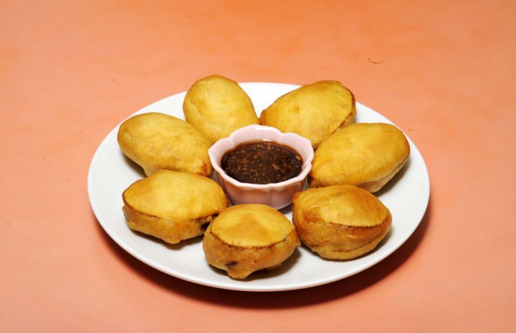 ふっくらと揚がった揚げ茄子餃子7個960円。ビールのお供に相性ピッタリ！