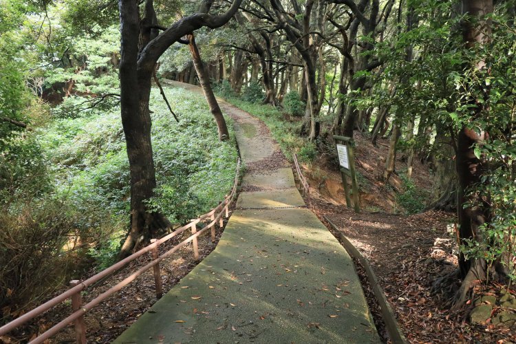 看板の立っているところが一ノ木戸。