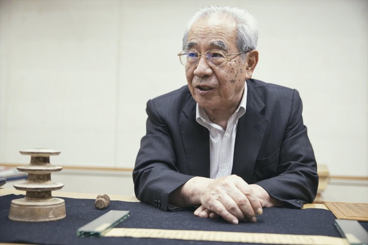 お話を聞いた八木乾二さん。