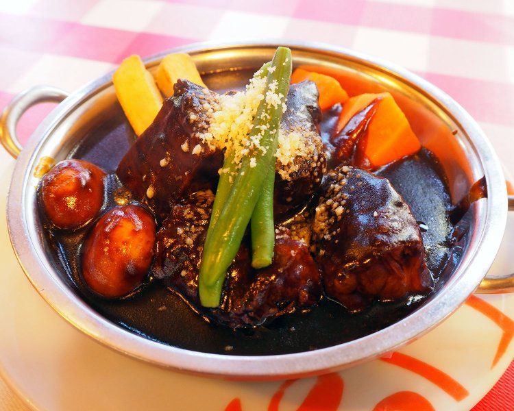 ビーフシチュー2600円。