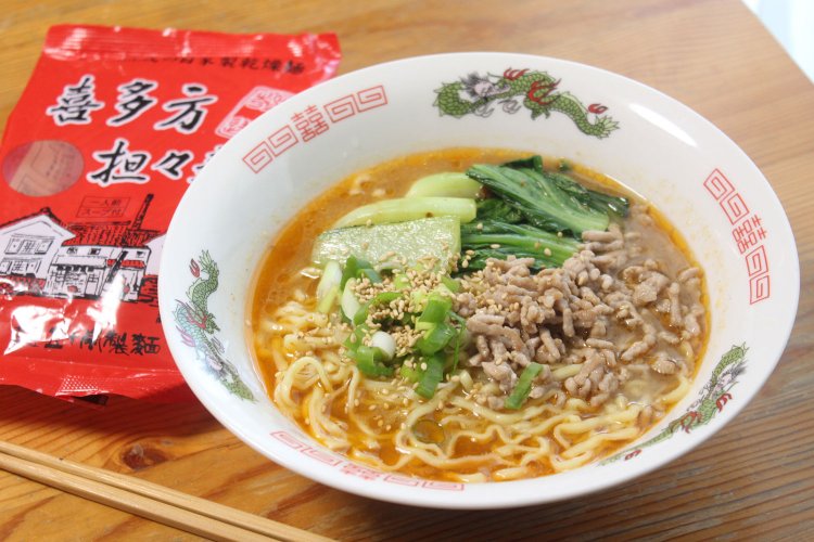 トッピングのひき肉、ちんげん菜、ごまが大正解だった。