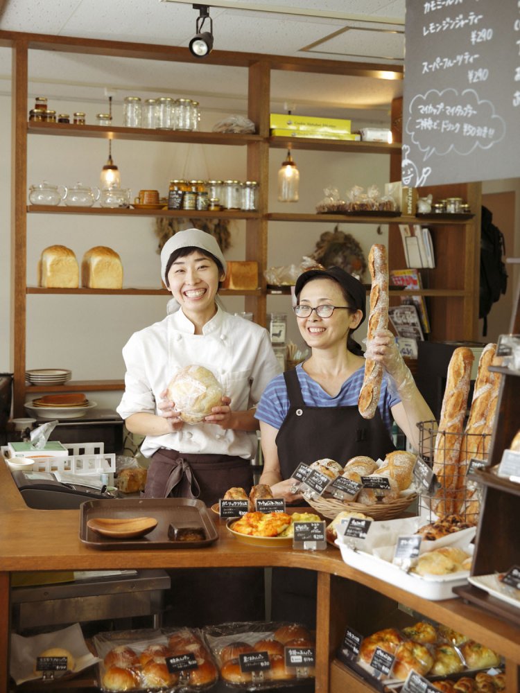 店主の鹿野さんと母の猪川美穂子さん。2人の笑顔に会いに何度も通いたい。