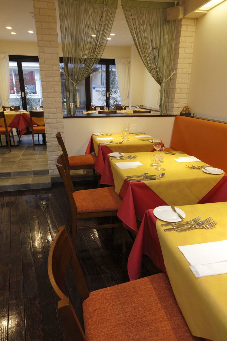 さわやかな色合いの店内。