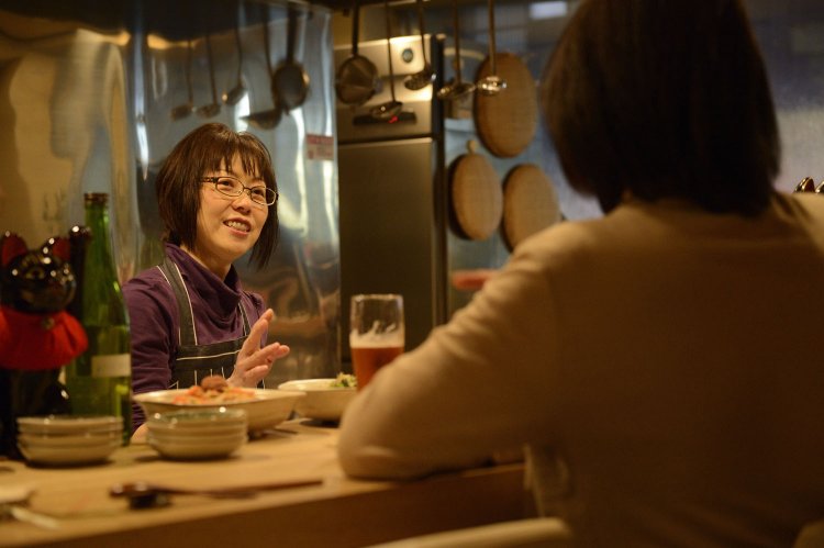 お酒や料理の話しが弾む。