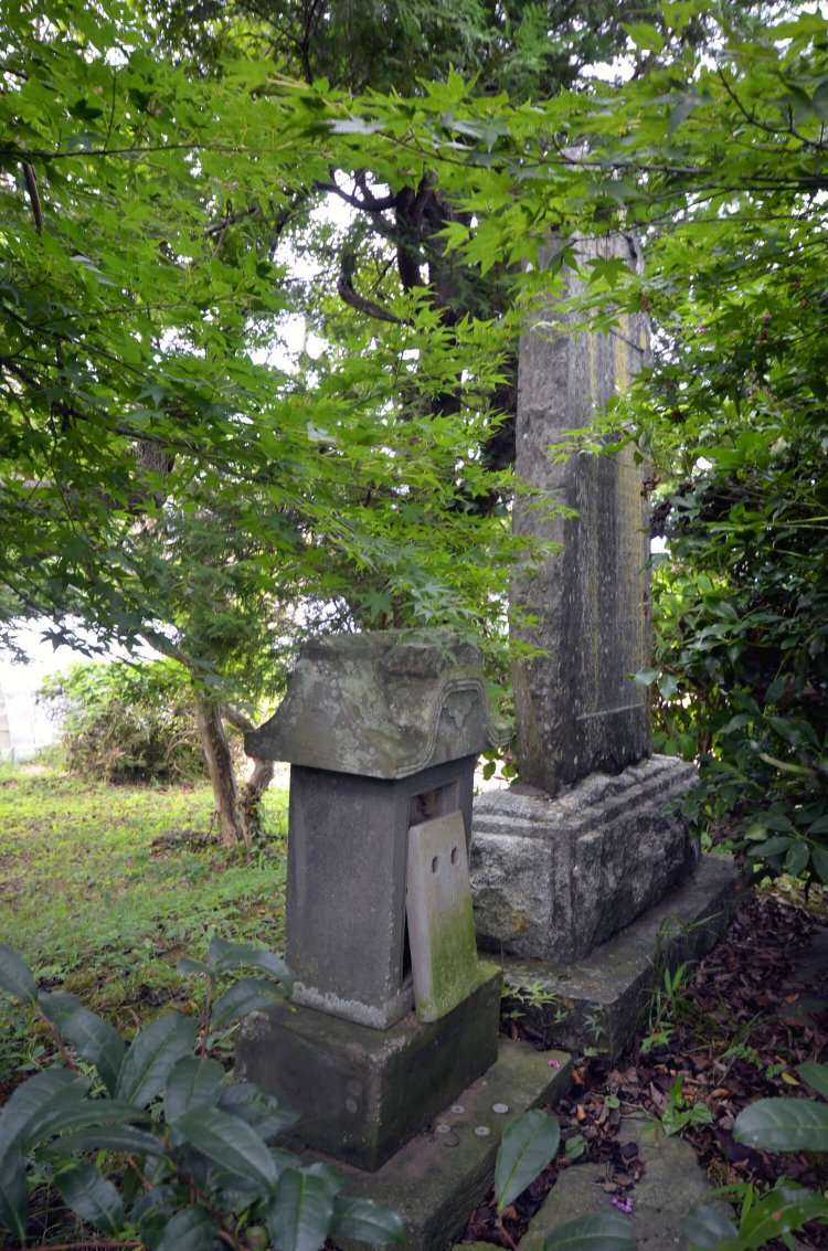 土砂採取で小さくなった「仏島山古墳」（茨城県取手市岡932）。祟りがあったとかなかったとか。