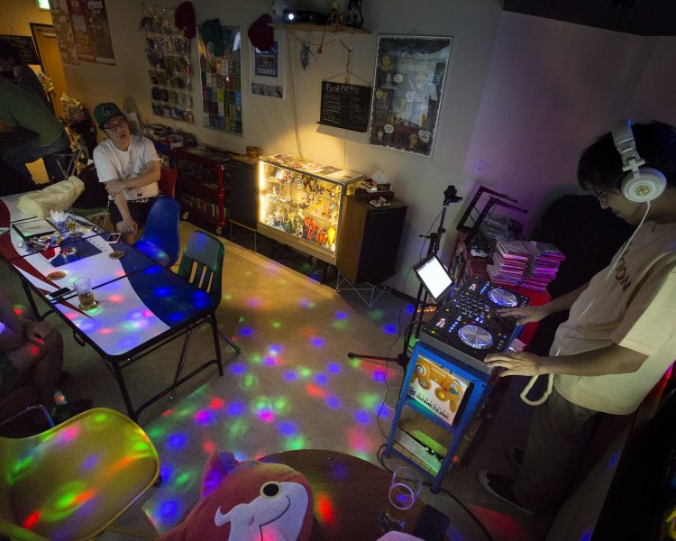 昭和歌謡から面白企画満載のゲーム&ミュージックバーまで！　次世代サブカルスポット3選in町田