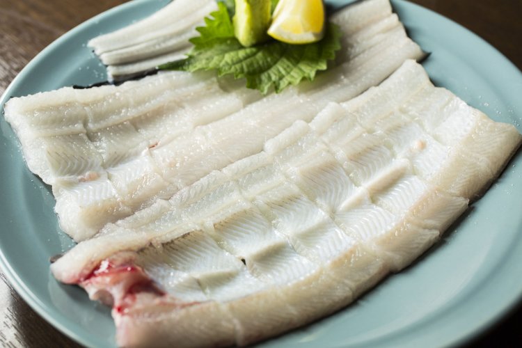 おどり焼き用。さばきたてでピクピク動く。