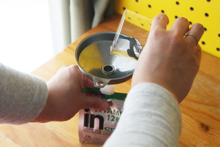 用意するのは、焼酎と栄養ゼリーだけ。