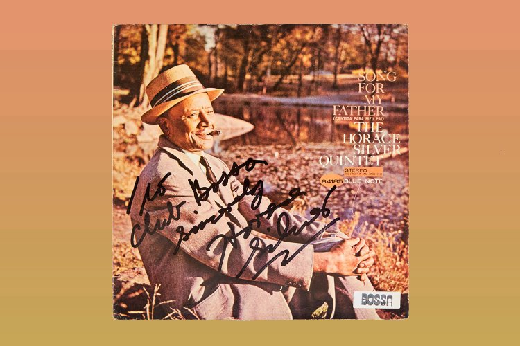 秋は夕暮れ。ジャズ＆ウォーク枯れ葉編／全国ジャズ喫茶の店主が選ぶ名盤から、BPM120前後で秋のウォーキングプレイリストを作ってみた