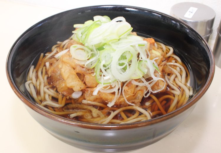 天ぷらそば400円。