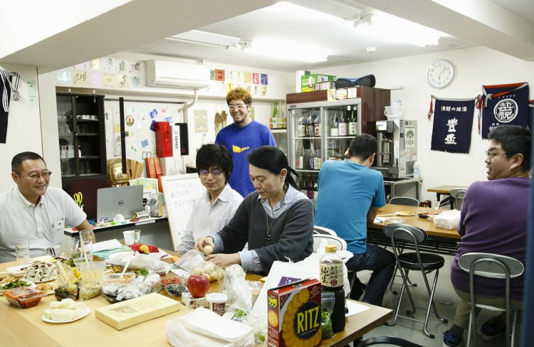 この公民館的雰囲気がたまらない。