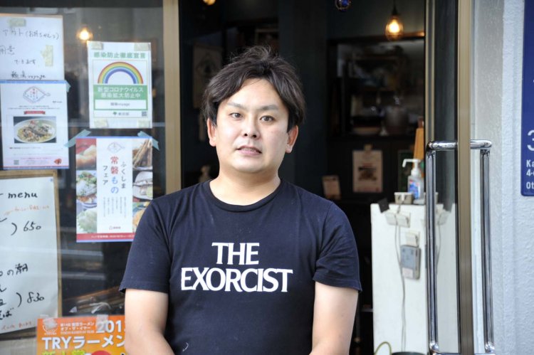 オーナーの貝原さんは独立して今年で10年。今でも日々新しいメニューづくりに励んでいる。