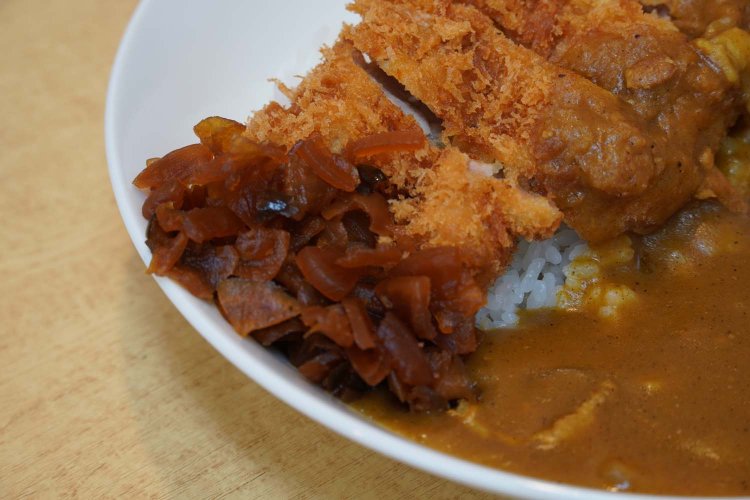 卓上に用意され、好きなだけトッピングできる。