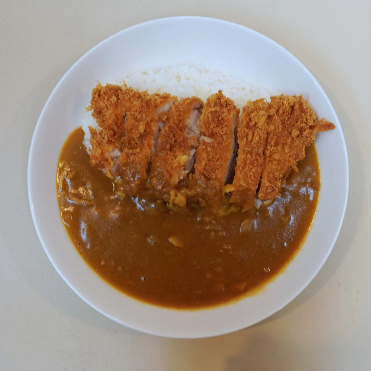 無限の組み合わせ カレーとマンガ読み放題の 蒲田 松家カレー さんたつ By 散歩の達人