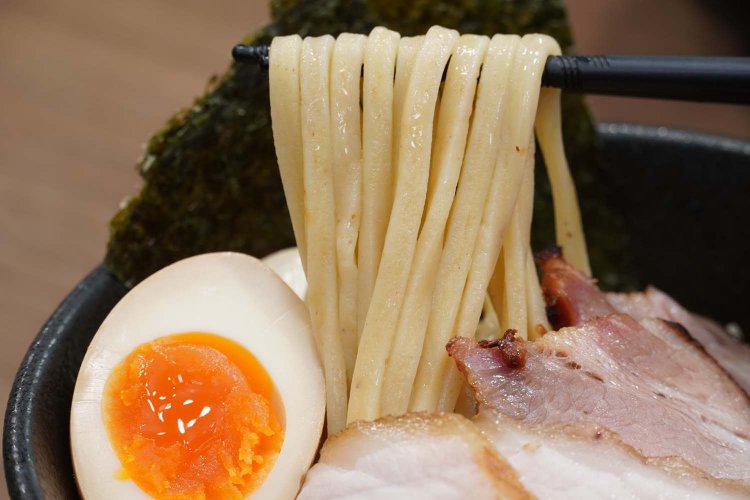 最初は、つけ汁にはつけず、麺本来のおいしさを味わうのがイチオシ。