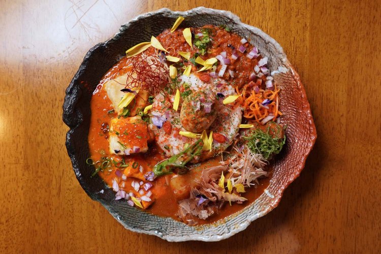 マサラスペシャル（3種盛り）1595円。