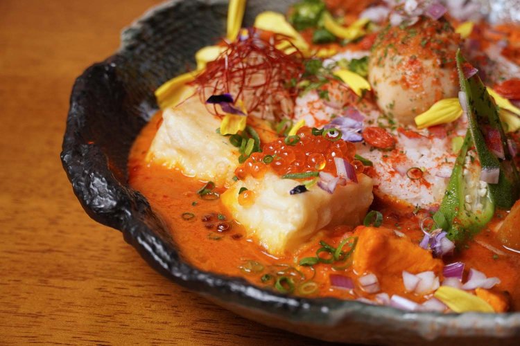 サーモンといくらのカリーは、単品1100円。