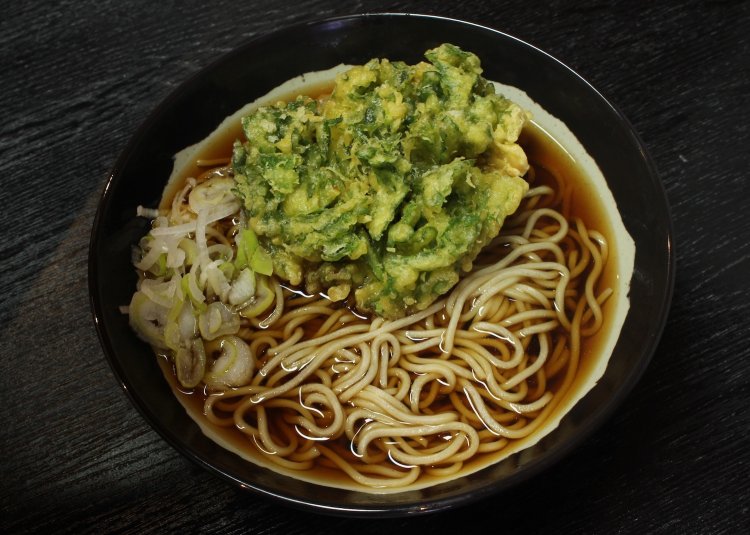 春菊天そばは450円。