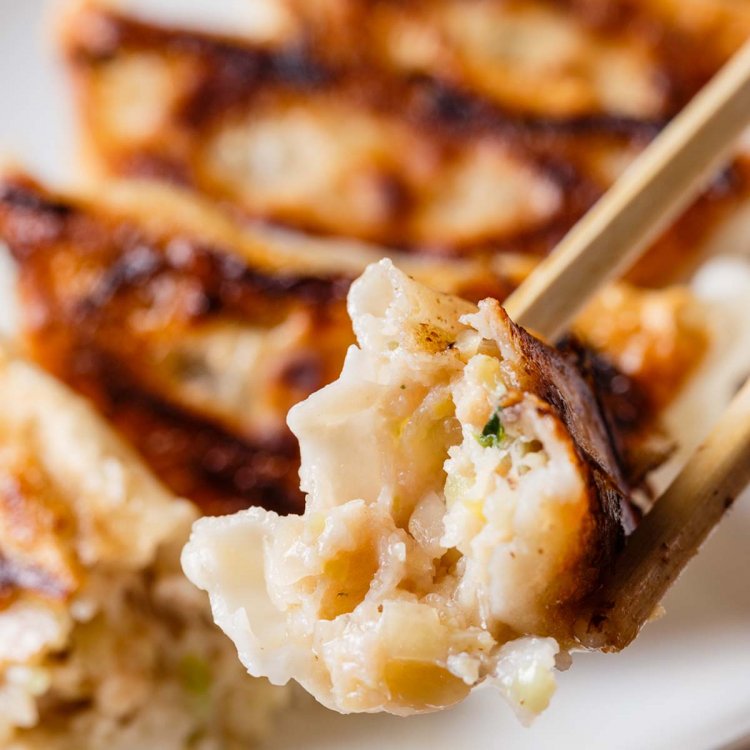 甘塩っぱい味噌ダレと爽やかなしそ餃子の組み合わせはいい。